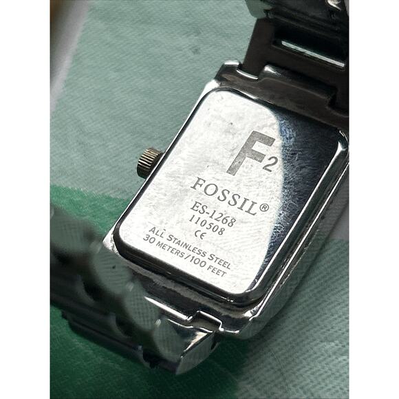 Fossil Two Tone Women’s Quartz Watch (Does Not Work) - Picture 3 of 7